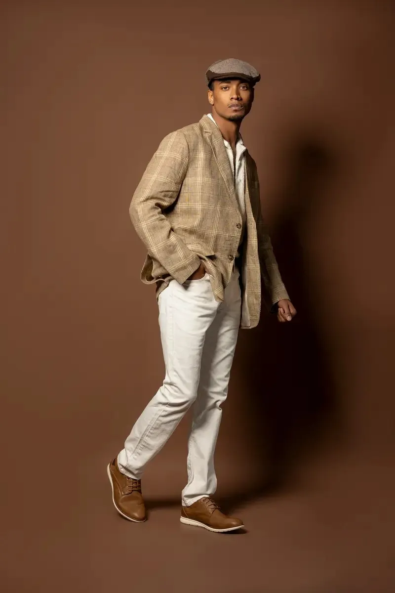 Vonté Smith — Plaid blazer and flat cap, full length in studio